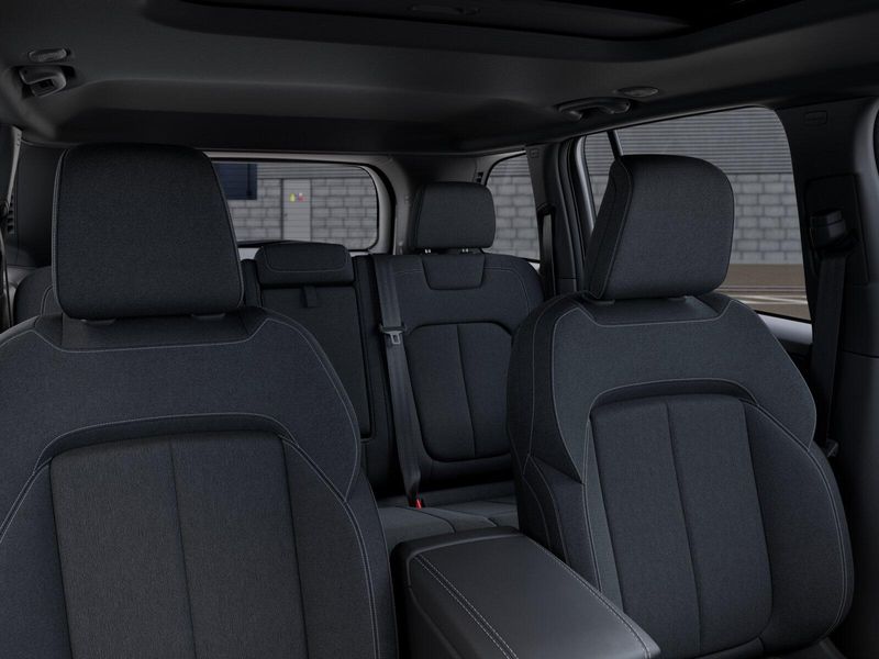 New 2027 Jeep Grand Cherokee Laredo X 4x2Image 26