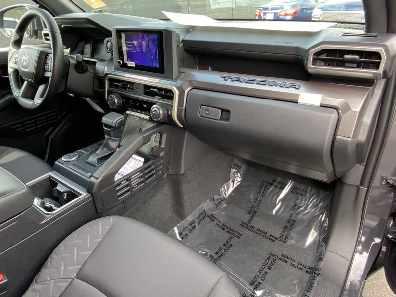 2025 Toyota Tacoma SR5Image 9