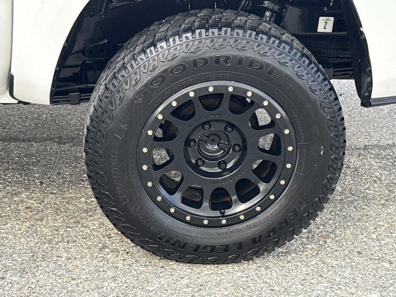Used 2022 Toyota Tacoma SR5 Double Cab 5' Bed I4 AT (Natl)