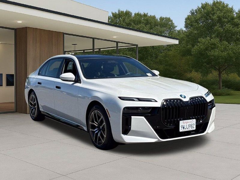 Used 2026 BMW 7 Series 750e xDriveImage 6