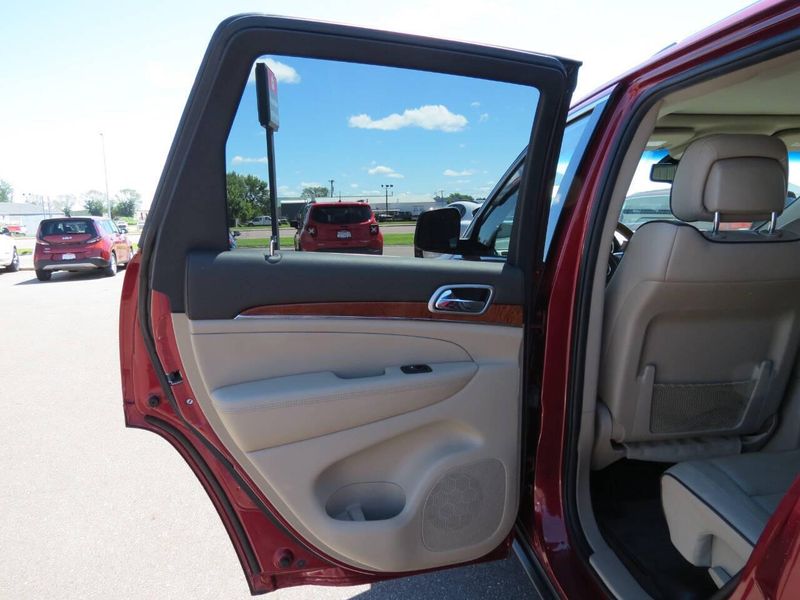 Used 2012 Jeep Grand Cherokee Overland 4x4 4dr SUVImage 19