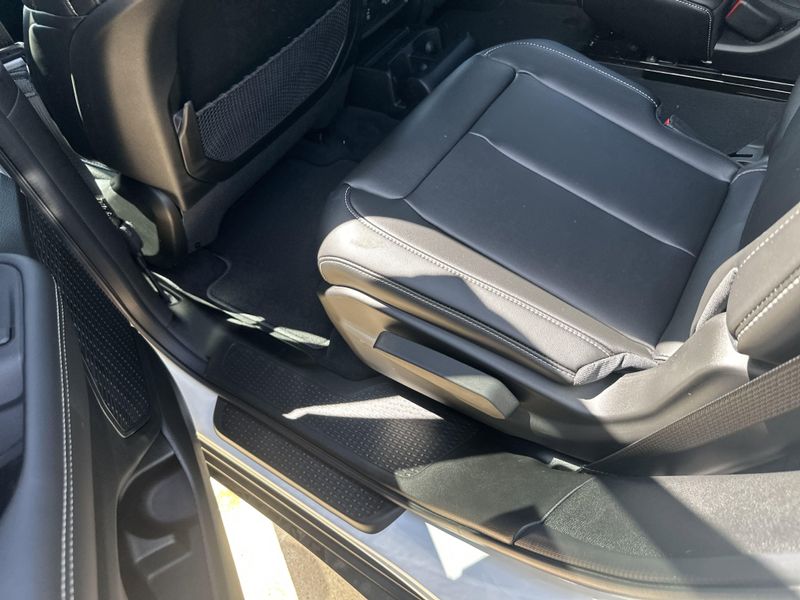 New 2025 Jeep Grand Cherokee L Limited 4x4Image 16