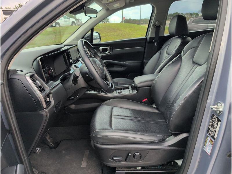 Used 2023 Kia Sorento SImage 10
