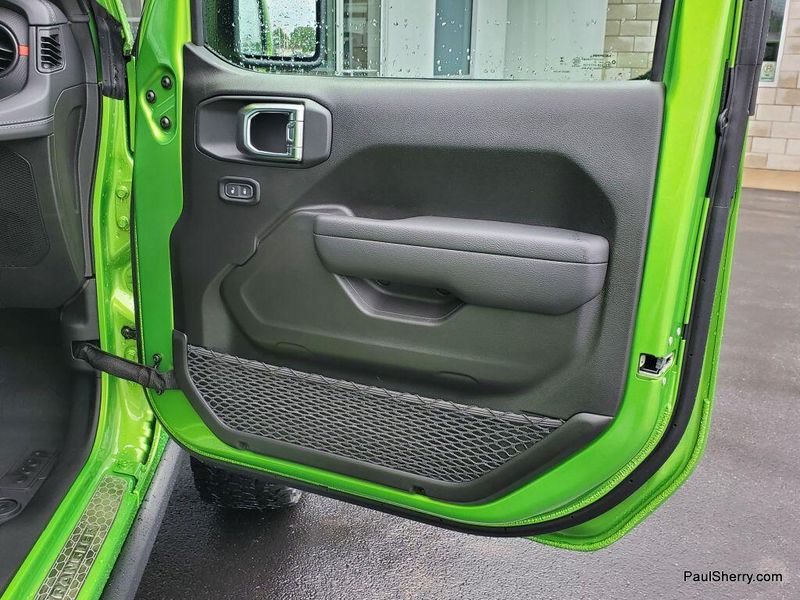 New 2025 Jeep Wrangler 4-door RubiconImage 39