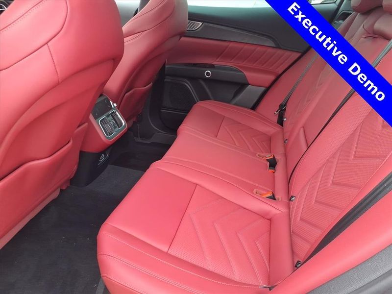 New 2025 Maserati Grecale Image 11