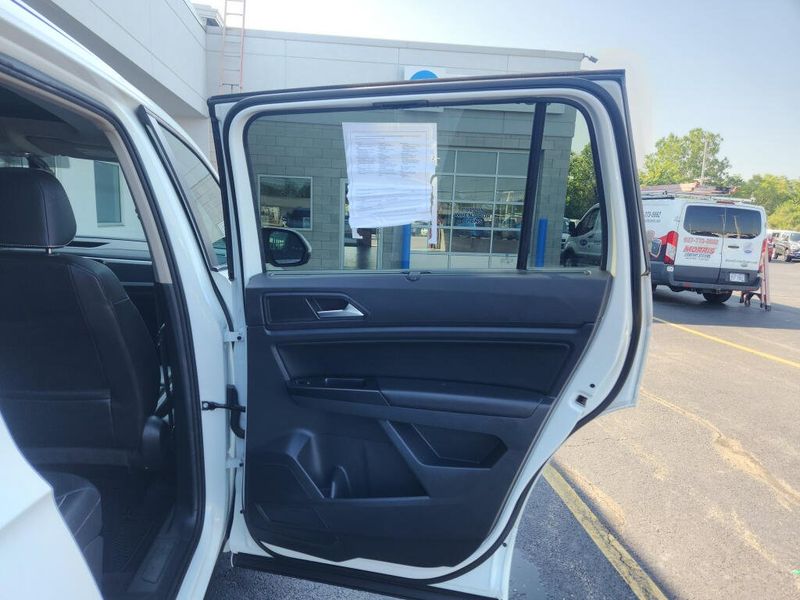 Used 2021 Volkswagen Atlas 3.6L V6 SE w/Technology R-Line