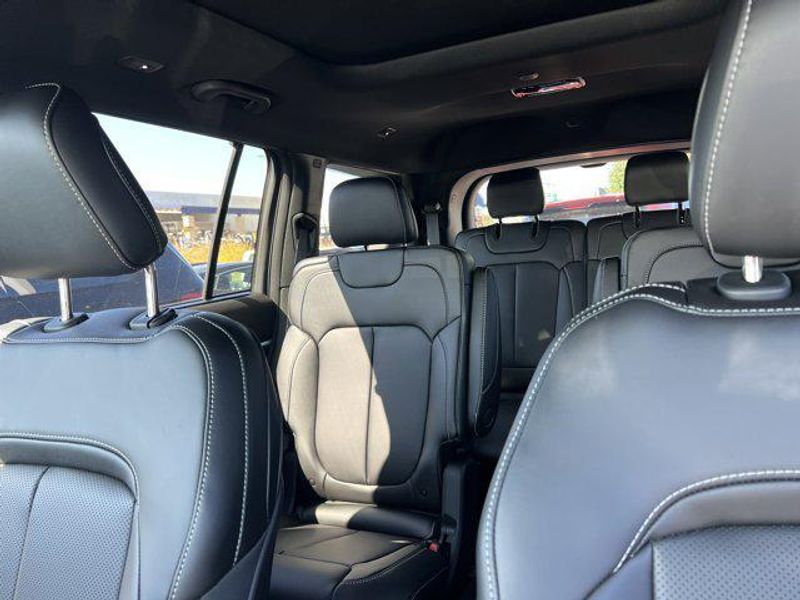 New 2025 Jeep Grand Cherokee L Limited 4x4Image 24