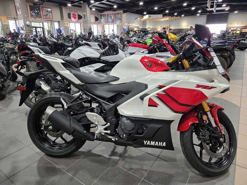USED 2026 YAMAHA YZF-R3 ABS 70TH ANNIVERSARY EDITION Image 2