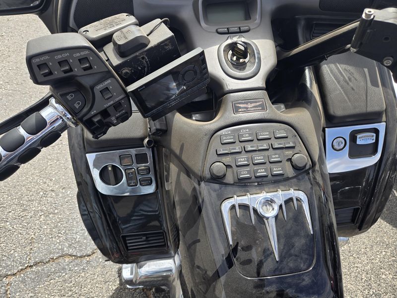 USED 2003 HONDA GOLDWING Image 12
