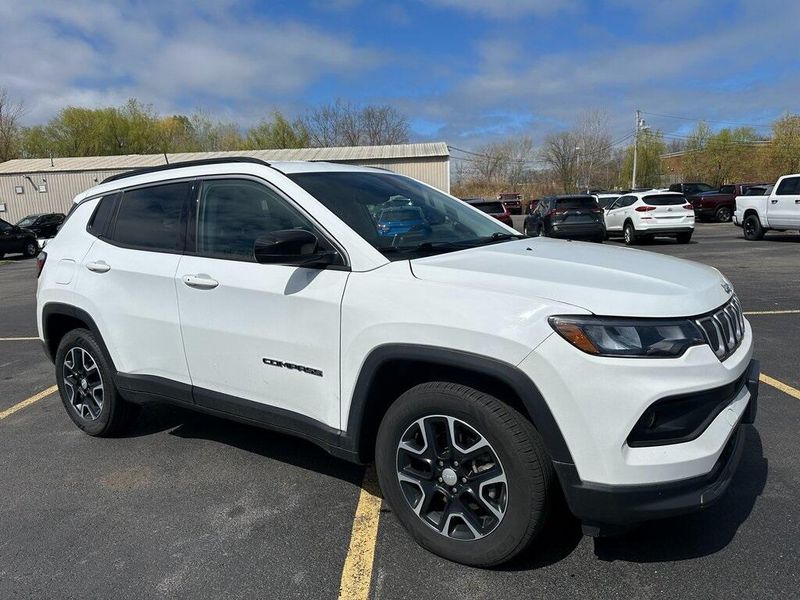 2022 Jeep Compass LatitudeImage 1