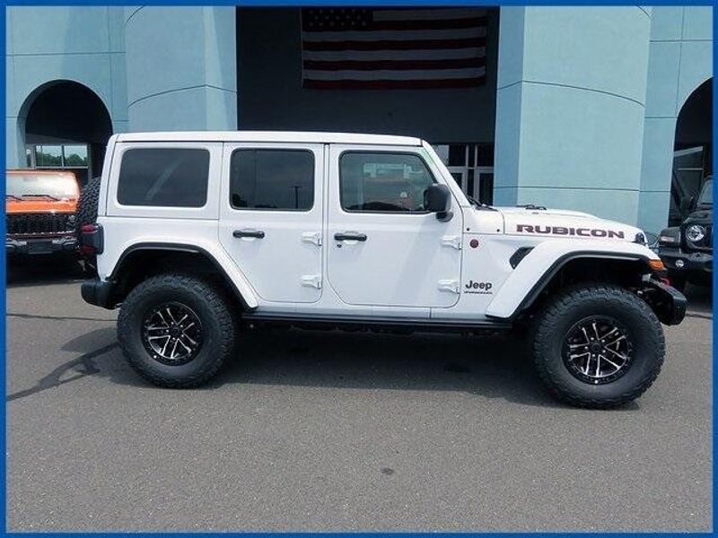 New 2025 Jeep Wrangler Rubicon XImage 2