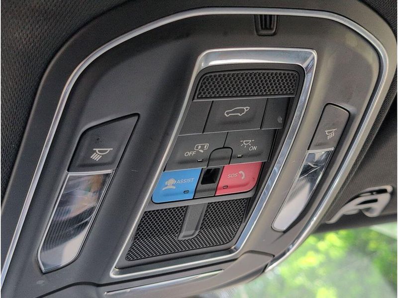 2024 Jeep Wagoneer L Series IIImage 25