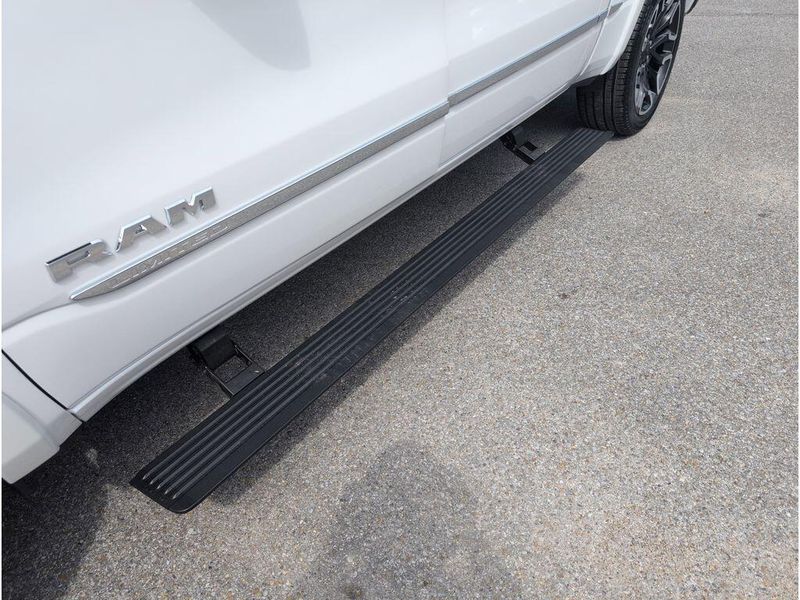 2025 RAM 1500 Limited Crew Cab 4x4 5