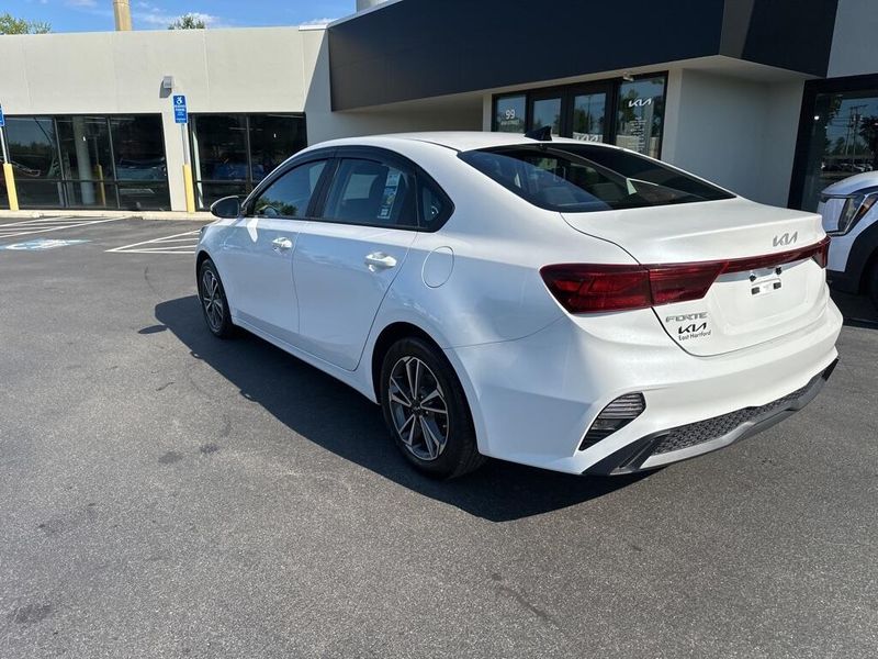 Used 2023 Kia Forte LXSImage 7