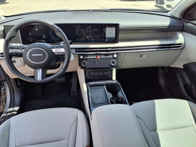 2025 Hyundai Tucson Hybrid SEL ConvenienceImage 4