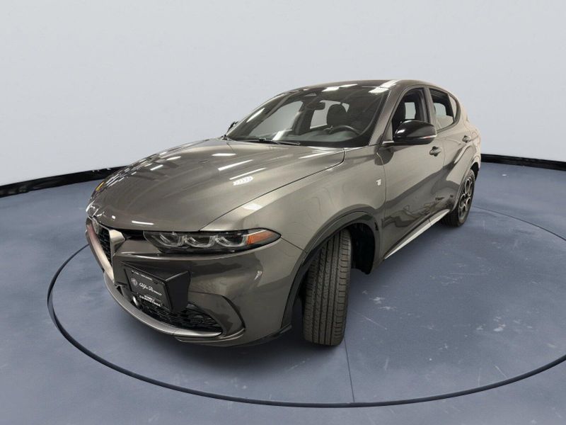 Used 2024 Alfa Romeo Tonale Ti Premium eAWD w/SunroofImage 12