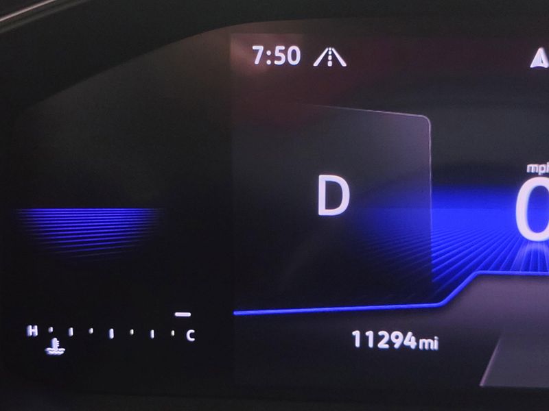 Used 2025 Volkswagen Jetta SE w/SunroofImage 27