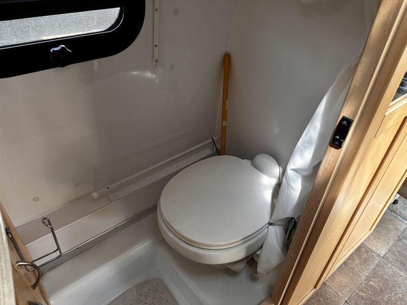 Used 2015 PLEASURE WAY EXCEL TS FORD CommercialImage 18