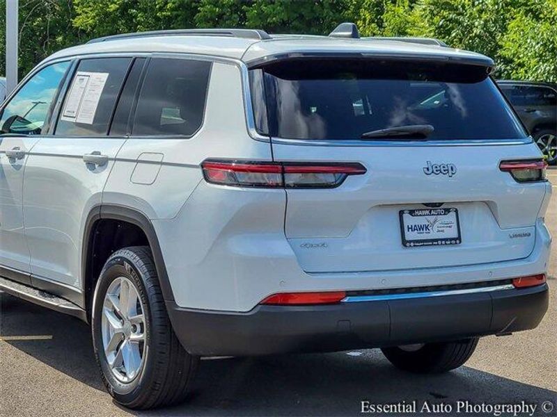 2024 Jeep Grand Cherokee Laredo photo 2