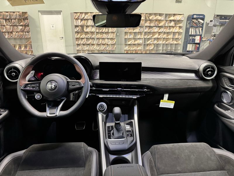 New 2025 Alfa Romeo Tonale Intensa Hybrid EawdImage 15