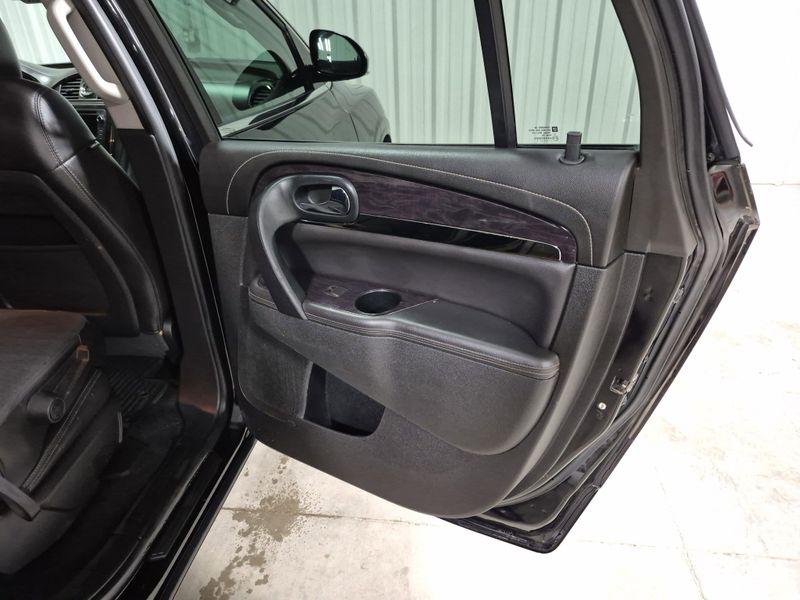 2017 Buick Enclave LeatherImage 10