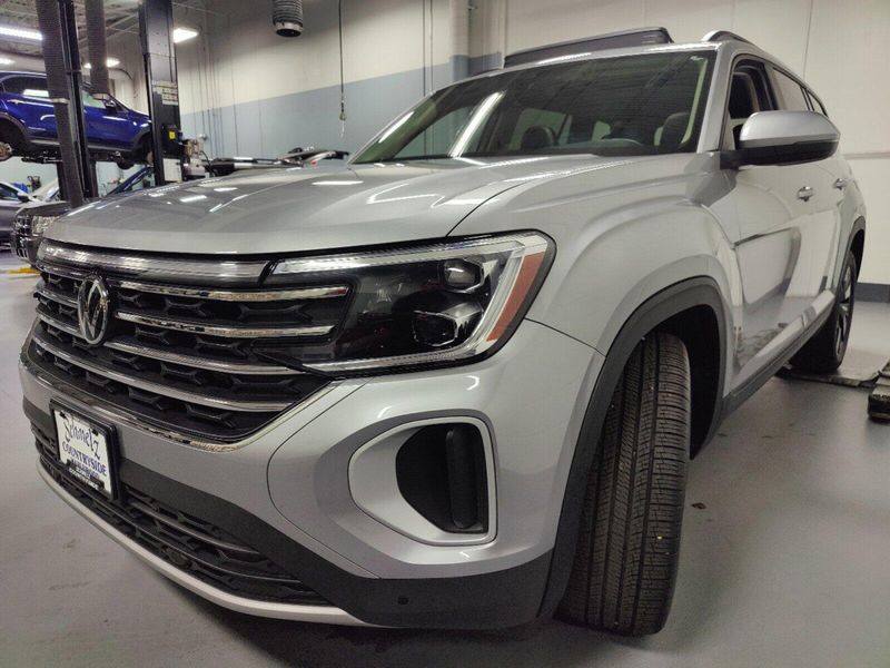 2024 Volkswagen Atlas SE AWD w/Technology/SunroofImage 10