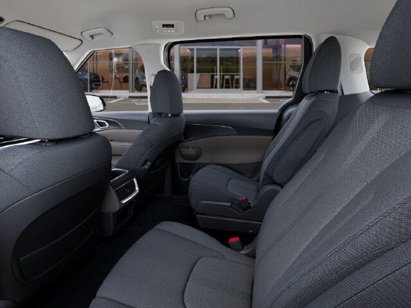 New 2027 Kia Carnival LXImage 19
