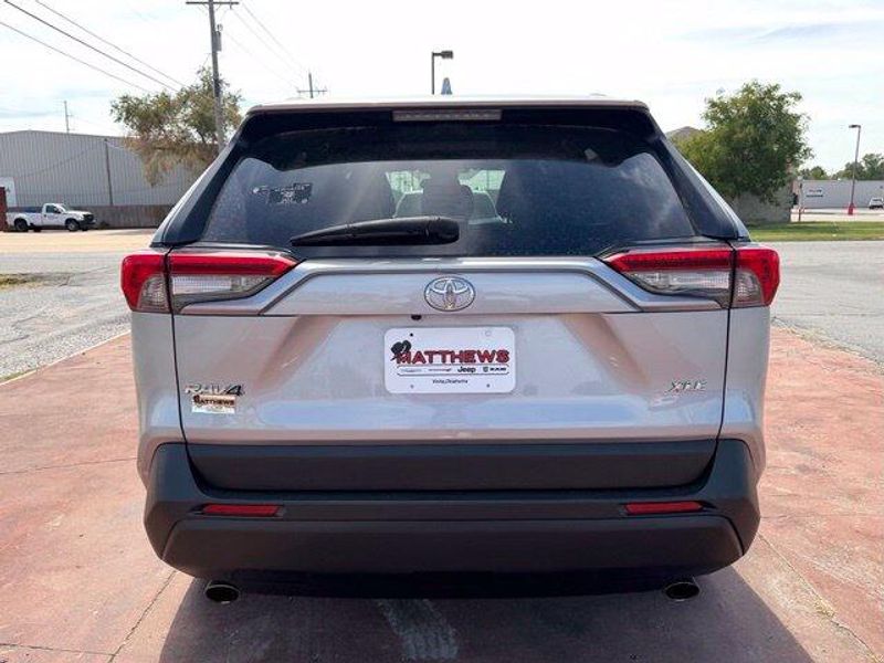 Used 2019 Toyota RAV4 XLEImage 6