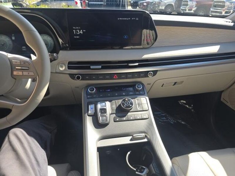 2024 Hyundai Palisade Limited photo 20