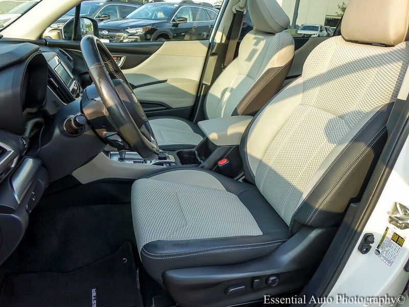 2021 Subaru Forester Premium photo 8