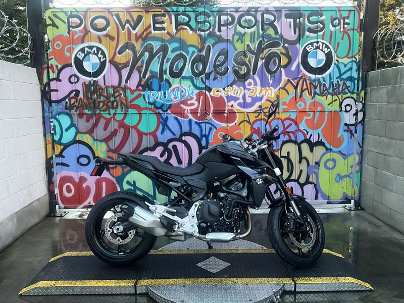 New 2026 BMW F 900 R Image 5
