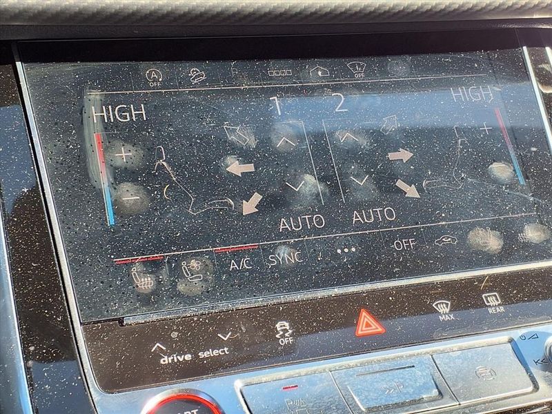 Used 2025 Audi SQ7 PrestigeImage 25