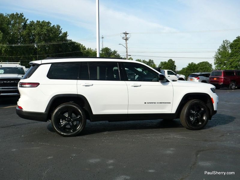 2024 Jeep Grand Cherokee L Limited 4x4Image 16