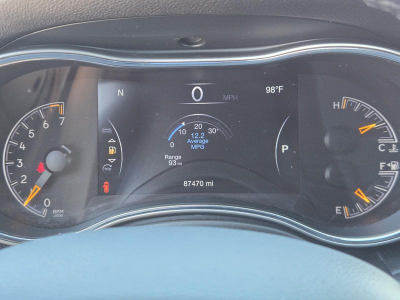 Used 2021 Jeep Grand Cherokee Laredo E 4x2