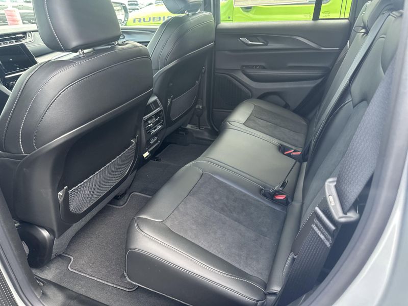 2025 Jeep Grand Cherokee Altitude X 4x4Image 15