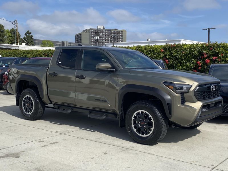 2025 Toyota Tacoma TRD Off RoadImage 2