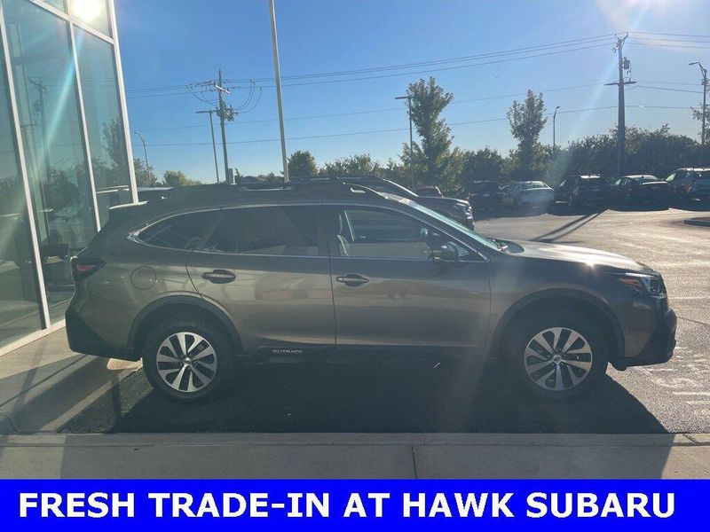 2022 Subaru Outback Premium photo 4