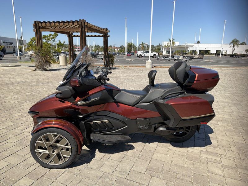 New 2026 Can-Am SPYDER RT SEA-TO-SKY (SE6) Image 14