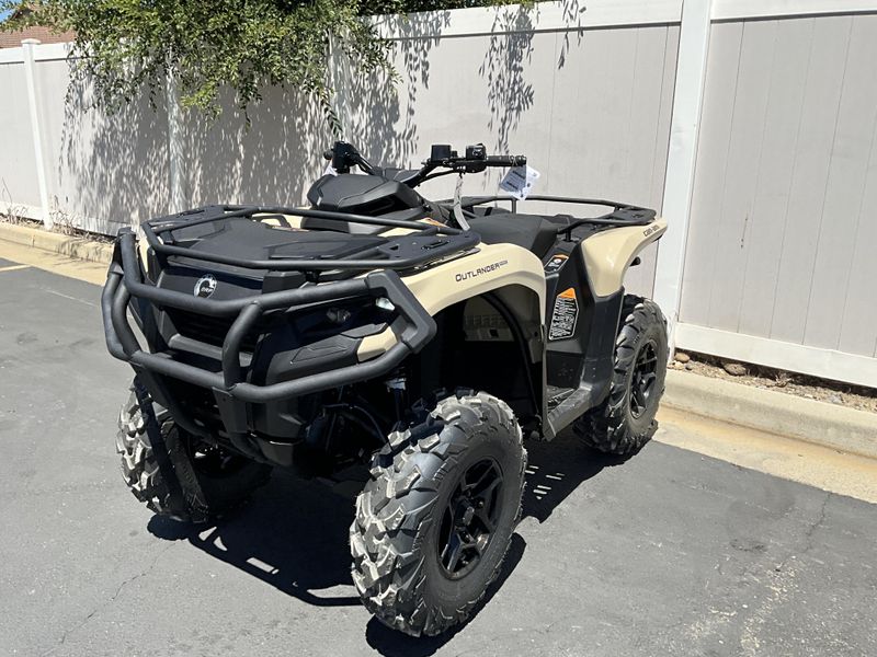 New 2026 Can-Am OUTLANDER PRO XU HD7 Image 1