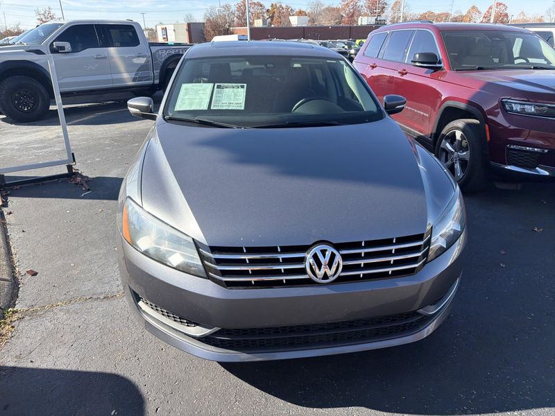 2014 Volkswagen Passat TDI SE photo 2