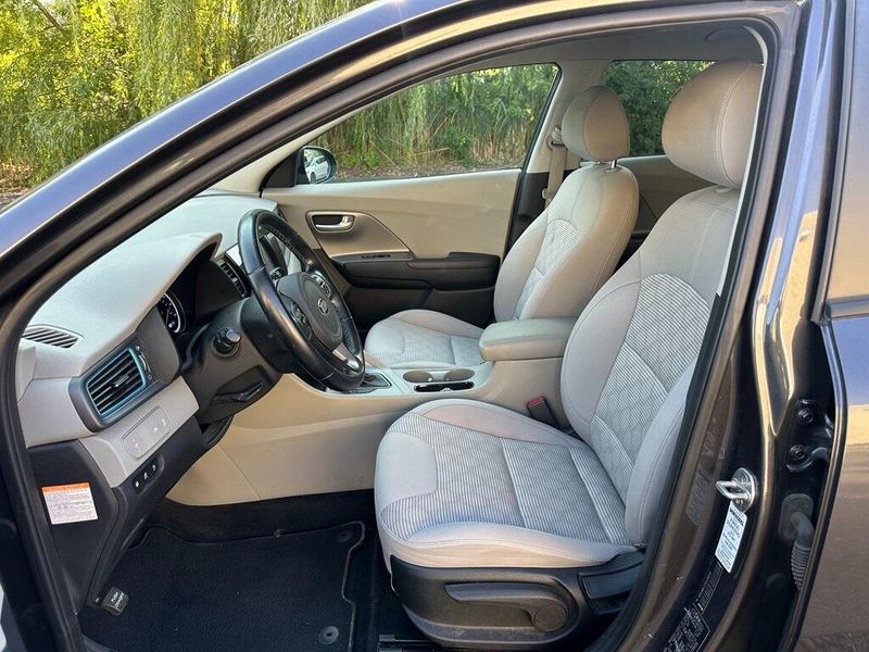 2019 Kia Niro Plug-In Hybrid LX photo 10