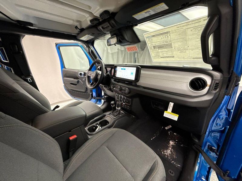 New 2026 Jeep Wrangler 4-door WillysImage 18