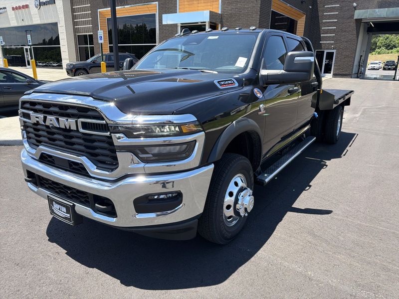 Used 2025 RAM 3500 Chassis TradesmanImage 2