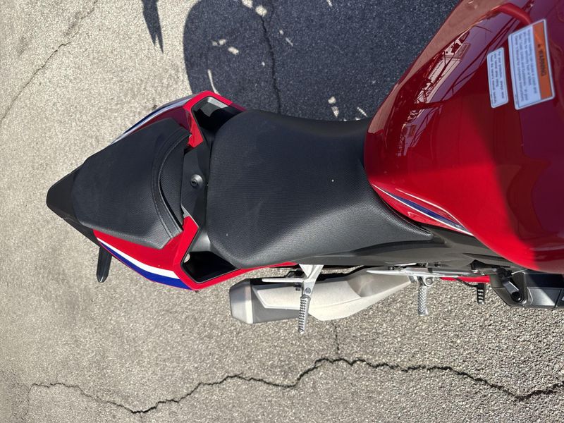 Used 2025 Honda CBR500R Image 17