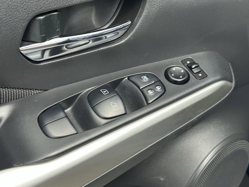 2018 Nissan Kicks SVImage 18