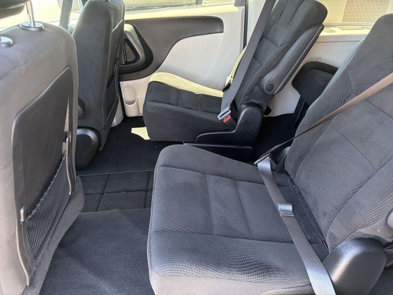 Used 2016 Dodge Grand Caravan SEImage 23