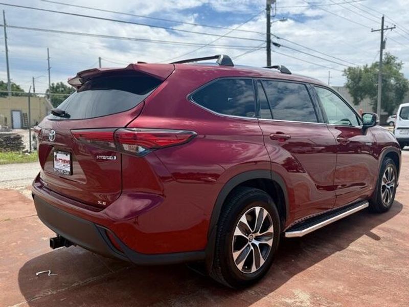 2021 Toyota Highlander XLEImage 5