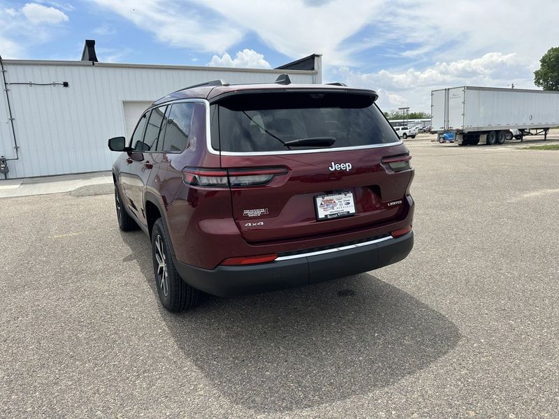 2024 Jeep Grand Cherokee L Limited 4x4Image 6