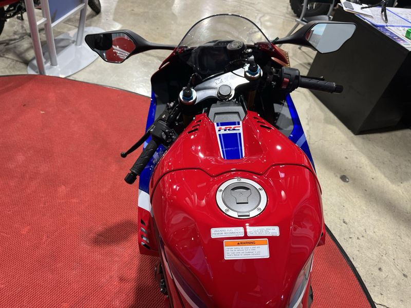 New 2025 Honda CBR1000RR-R FIREBLADE SP Image 15