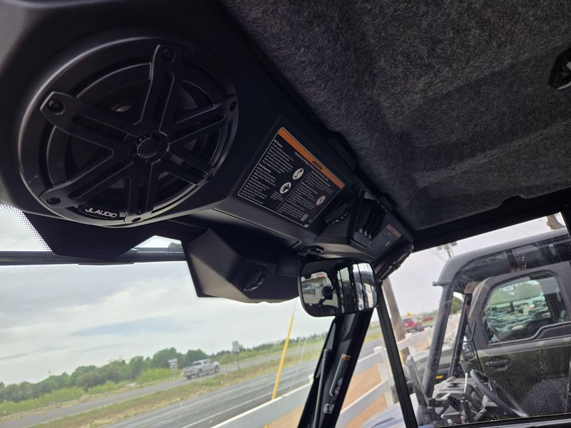 NEW 2026 CAN-AM DEFENDER MAX LIMITED CAB HD11 Image 10